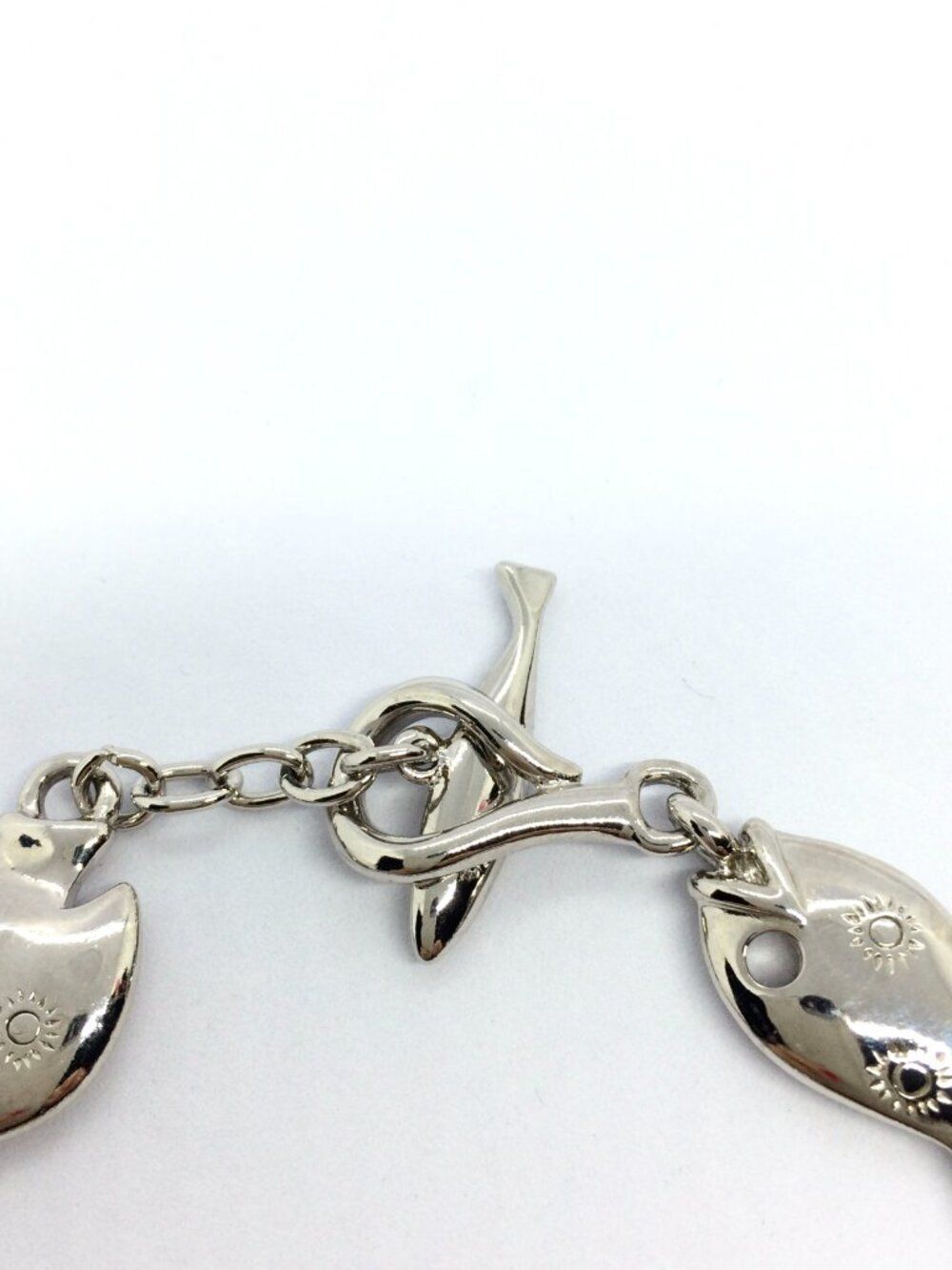 VINTAGE TRIFARI FISH Bracelet Silver Tone Link Nautical Toggle Statement - Picture 10 of 14